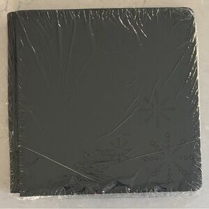 Creative Memories 12X12 Slate Gray Winter Snowflake Coverset